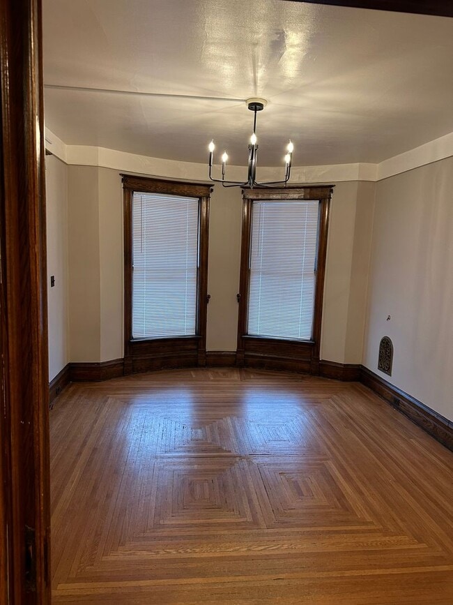 Building Photo - 1055 Logan Ave