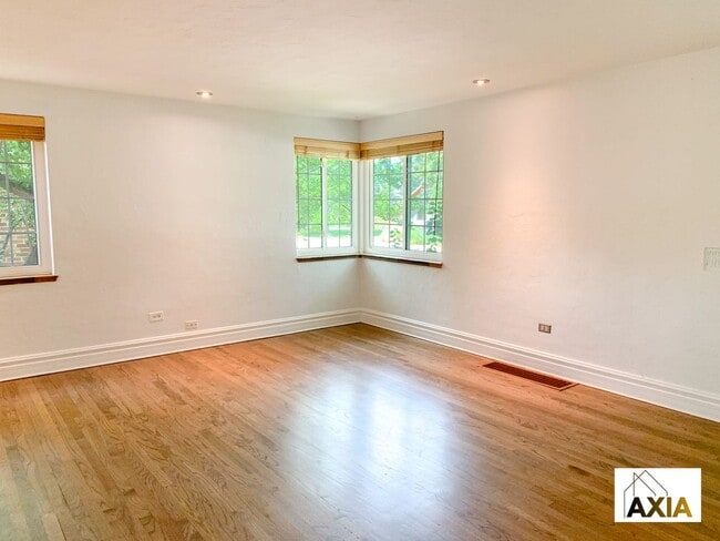 Photo - Exceptional Neighborhood! House