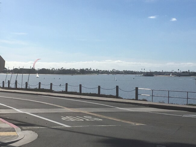 Building Photo - 3728 Ingraham St