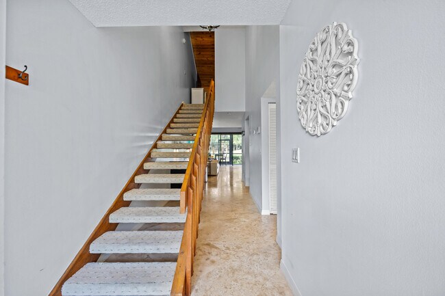 Building Photo - 164 Old Meadow Way