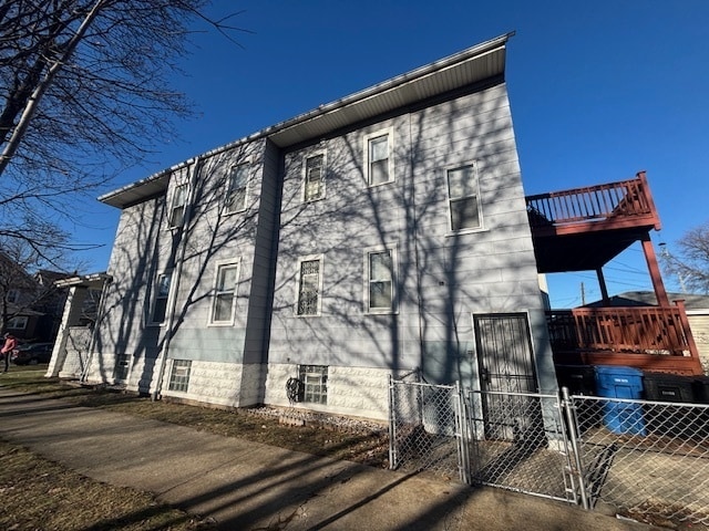 Building Photo - 4701 N Kilbourn Ave