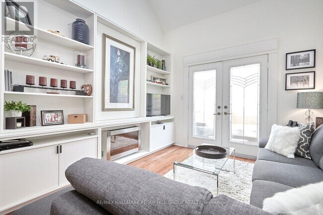 Photo du bâtiment - 125 Huronia Rd