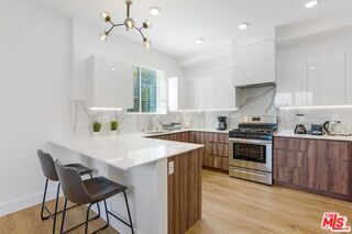 Foto del edificio - 4637 Laurel Canyon Blvd