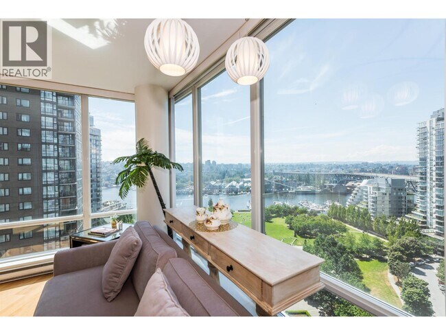 Building Photo - 1438 Richards St