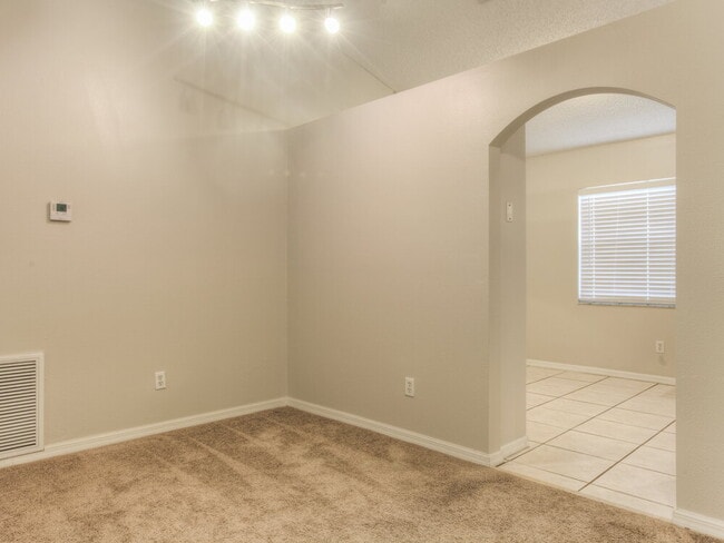 Building Photo - 1130 Ozark Ct