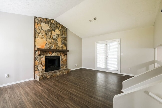 Foto del edificio - 4707 Greenway Rd NW