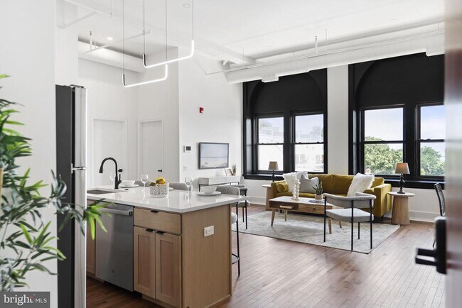 Foto del edificio - 240 Hermitage St