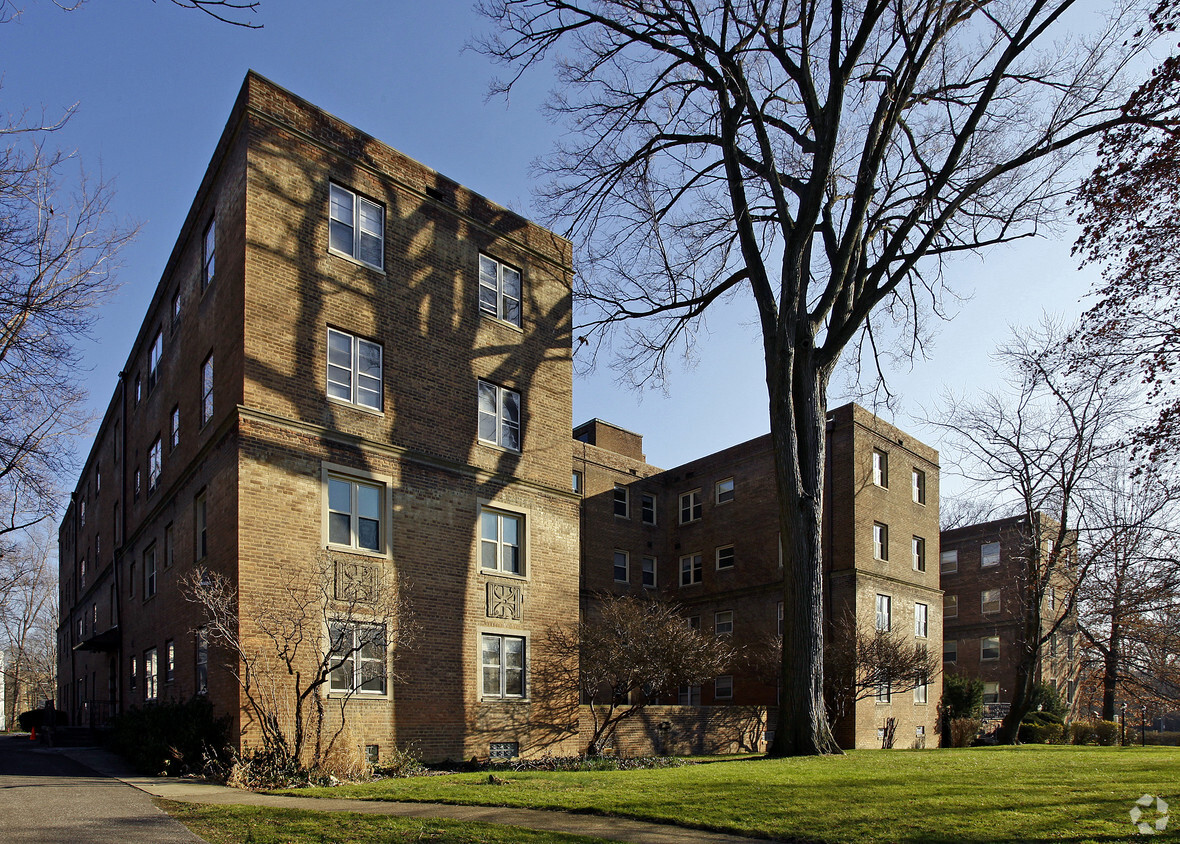 Overlook Park - Overlook Park Apartments