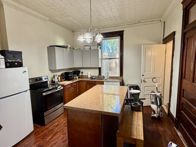 Foto del edificio - 2308 W Clifton Ave