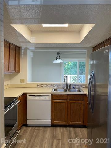 Building Photo - 9461 S Vicksburg Park Ct