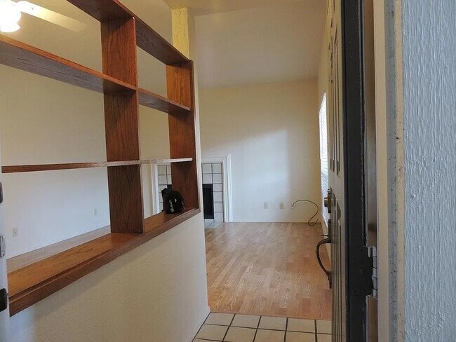 Building Photo - 3110 Devonshire Dr