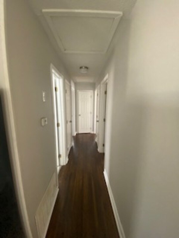 Building Photo - 808 Stirrup Pl