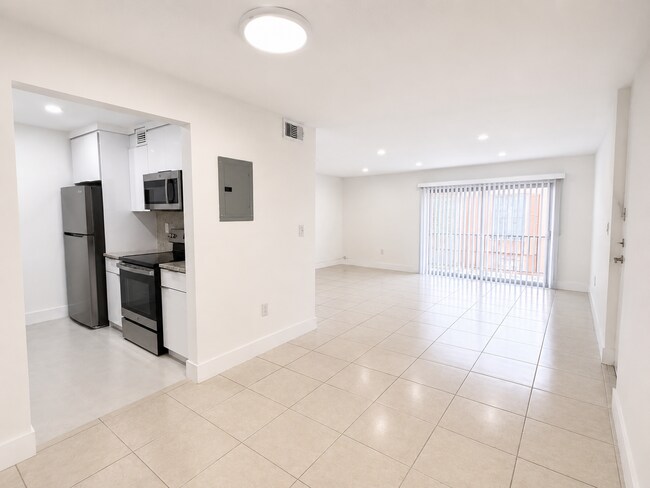 Foto del edificio - 7160 Fairway Dr