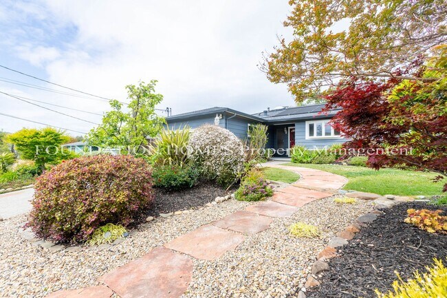 Building Photo - 10 Month FURNISHED Lease: Bring Indoor/Outdoor Living HOME with this 3bd+/2.5ba plus Pool & Hot Tub