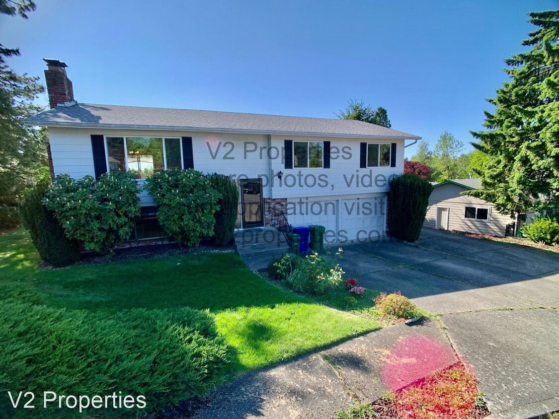 Primary Photo - 3 br, 2.5 bath House - 505 SW Eastman Ct.