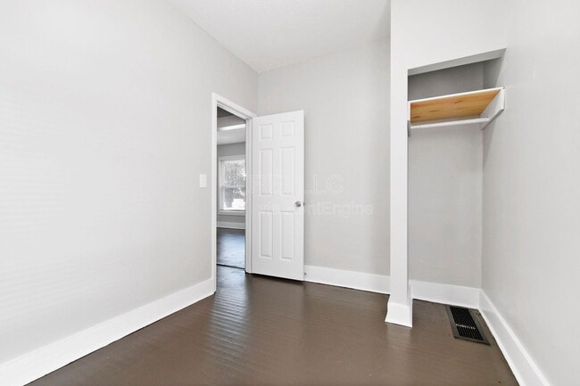 Foto del edificio - 659 S 42nd St