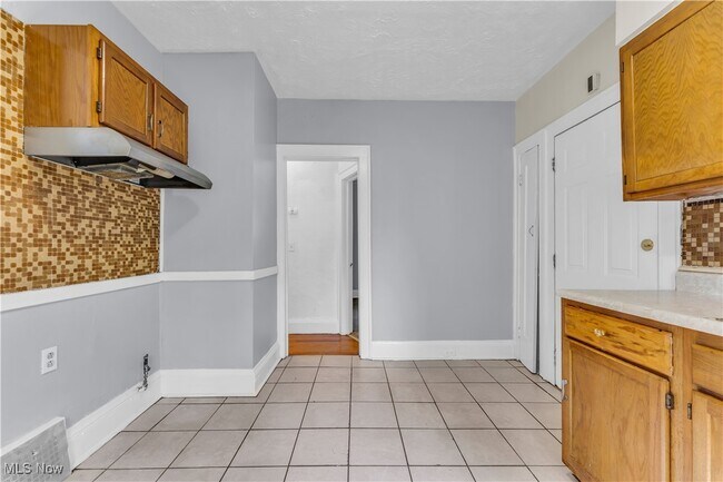 Foto del edificio - 11721 Robertson Ave