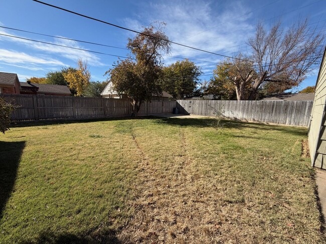 Building Photo - 3500 Patterson Dr