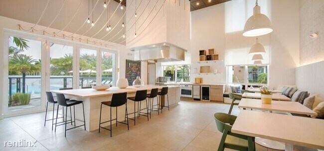 Foto del edificio - 1 br, 1 bath Apartment - 1851 SE 10th Ave