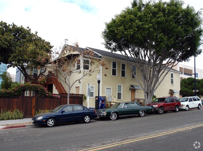 Building Photo - 1343 C St