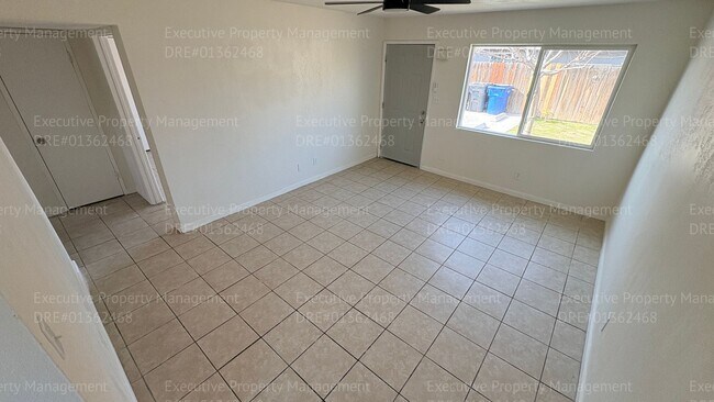 Foto del edificio - 3306 Gardenia Ave