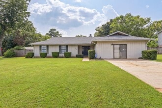 Building Photo - 304 Melbourne Dr