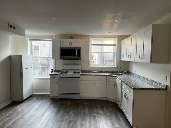 Foto del edificio - 714 Chadwick S St