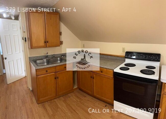 Building Photo - 379 Lisbon St