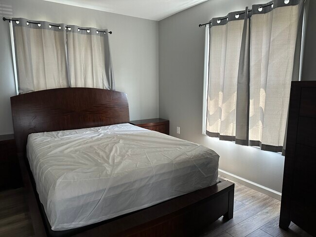 Foto del edificio - 161 Kendall Ave
