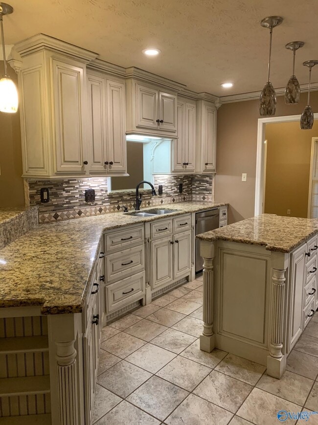 22240 Choctaw Ln, Athens, AL 35613 House Rental in Athens, AL