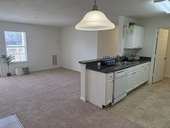 Building Photo - Summerland Heights Apartments