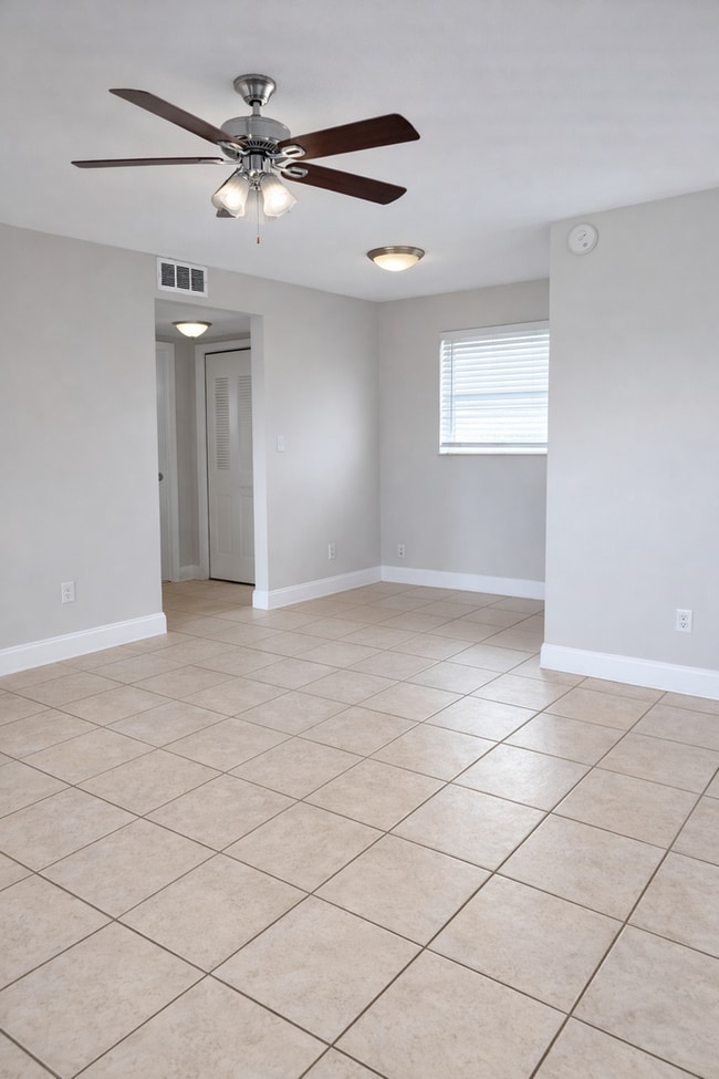 Interior Photo - Sabal Palm Apartments