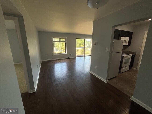 Foto del edificio - 6930 Hanover Pkwy