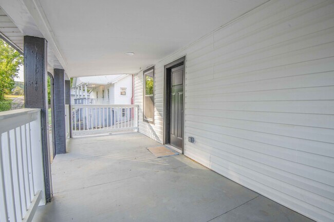 Foto del edificio - 4112 Edington Rd