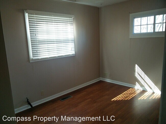 Building Photo - 3 br, 1 bath House - 132 Marcy Ln