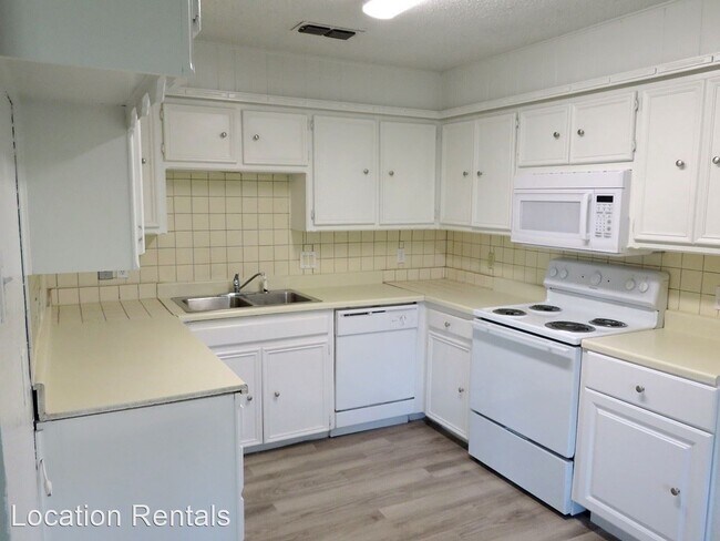 Building Photo - 3 br, 2 bath House - 8309 Hartford Avenue