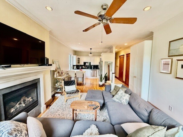 Building Photo - 13 Worcester St