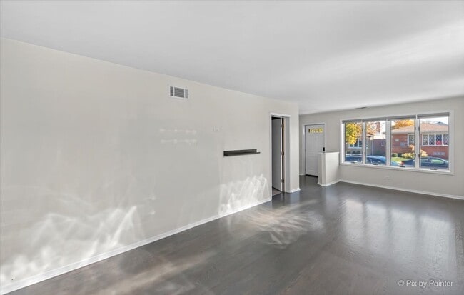 Building Photo - 5528 S Rutherford Ave