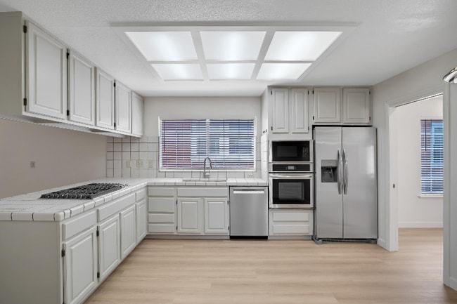 Foto del edificio - 125 Chestnut Ave