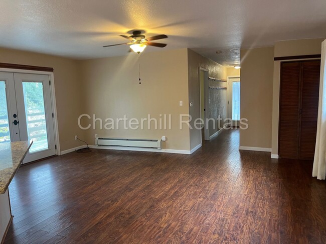 Building Photo - Lovely, spacious, private Granny unit on a...