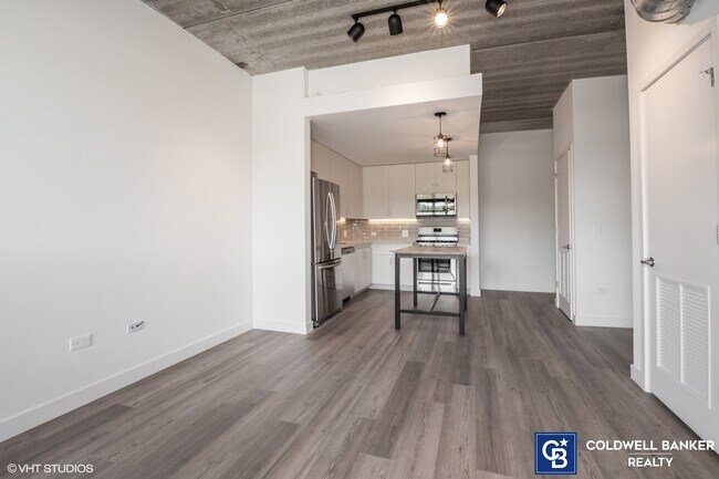 Foto del edificio - 2405 W Hutchinson St