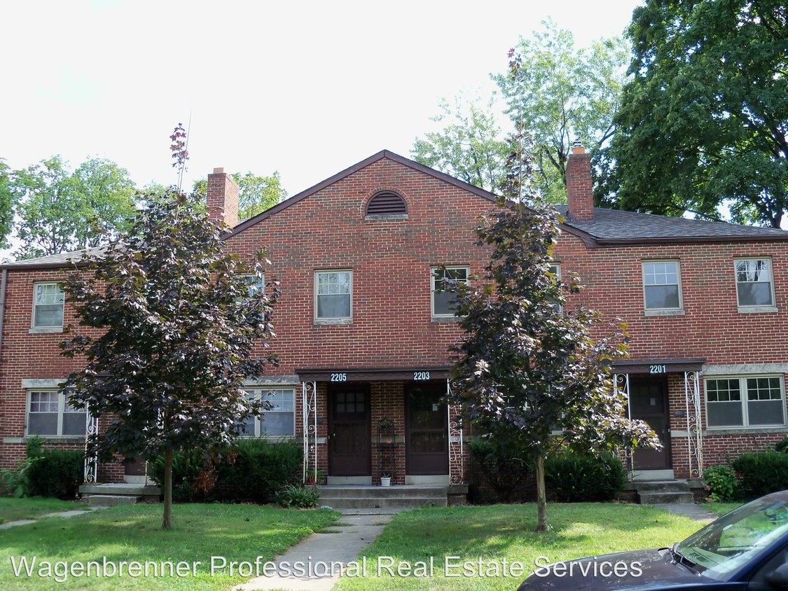 Primary Photo - 2201 Charles St