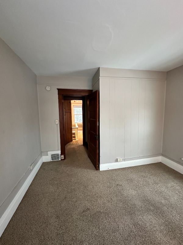 Building Photo - 524 W Beardsley Ave