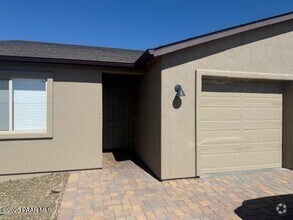 Building Photo - 4557 N Preston Dr