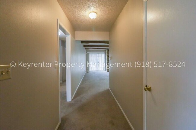 Foto del edificio - 6119 S Troost Ave