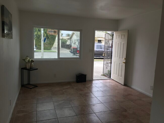 Foto del edificio - 1030 E 21st St