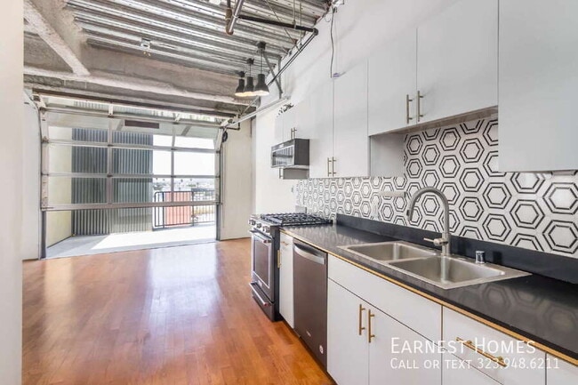 Foto del edificio - 200 N San Fernando Rd