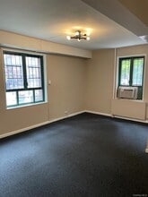 Building Photo - 1480 Parkchester Rd