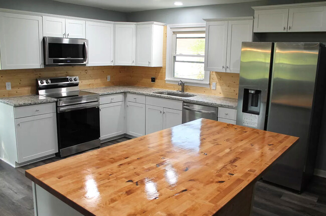 Foto del edificio - 2226 Windcrest Dr