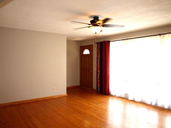 Building Photo - 5551 Thunderbird Cir NW